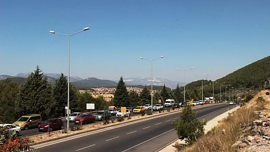 Araç kuyruğunun önü arkası yok