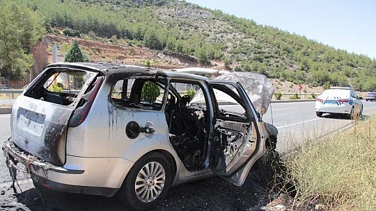 Araç tamamen yandı