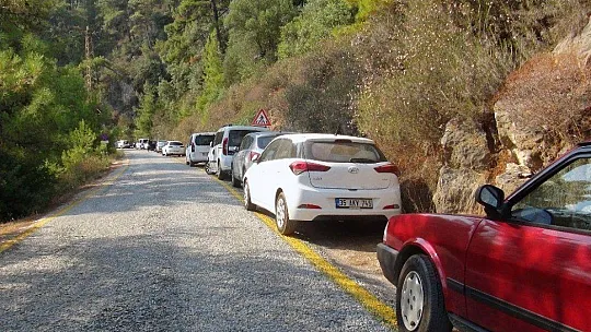 Araçların ucu bucağı yok