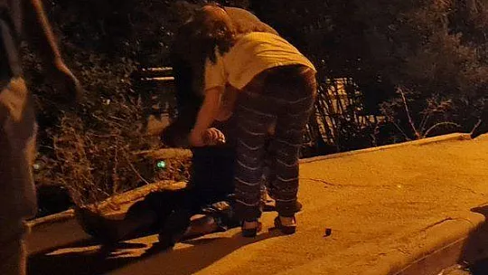 ARAÇLARININ YANDIĞINI GÖRÜNCE SİNİR KRİZİ GEÇİRDİLER