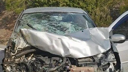 Datça da atla çarpışan araç hurdaya döndü