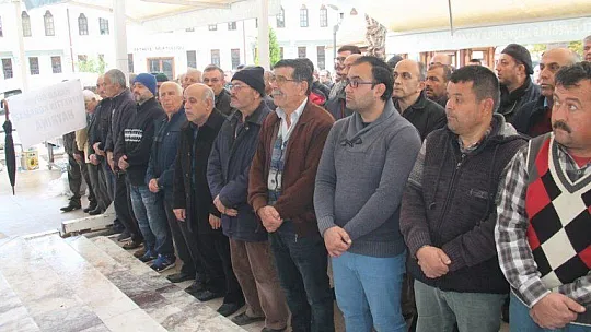 Doğacak bebeğini göremedi 