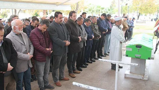 Doğacak bebeğini göremedi 