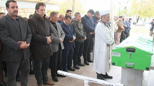 Doğacak bebeğini göremedi 