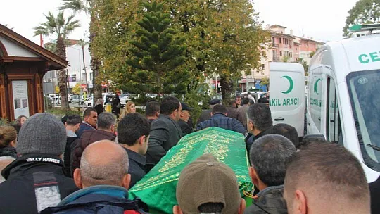 Doğacak bebeğini göremedi 
