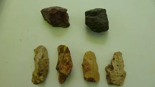 Çakmaktaşından, yontma taş aletler bulundu