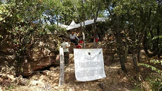 Çakmaktaşından, yontma taş aletler bulundu