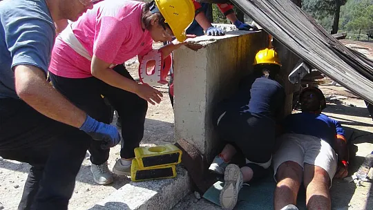 UMKE gönüllüleri eğitimlerini tatbikat ile tamamladı