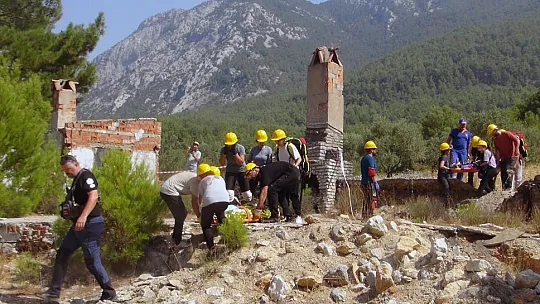 UMKE gönüllüleri eğitimlerini tatbikat ile tamamladı