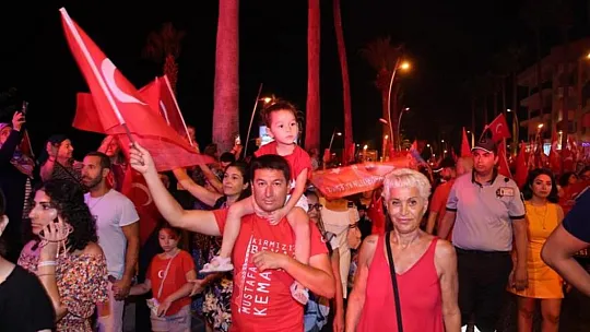 Marmarisliler konserde coştu