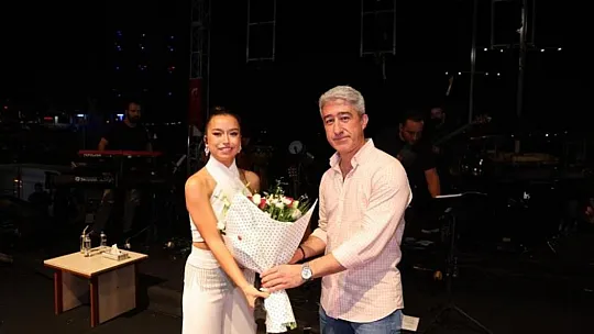 Marmarisliler konserde coştu