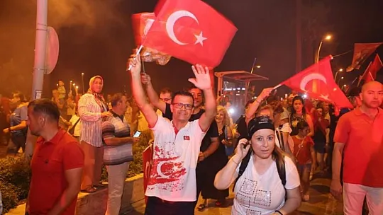 Marmarisliler konserde coştu