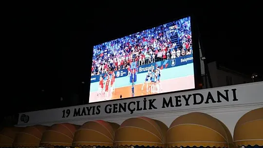 Marmarisliler tek yürek oldu Filenin sultanlarını izledi