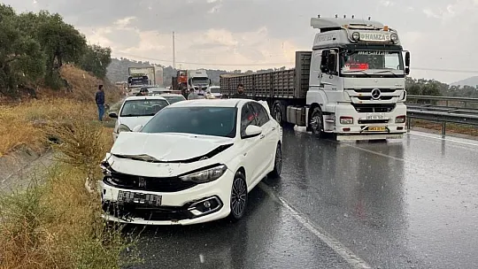 Sağanak yağış kaza getirdi