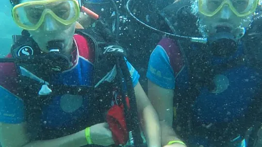 Denizin 40 Metre Derinliğinde Türk Bayrağı Açtı