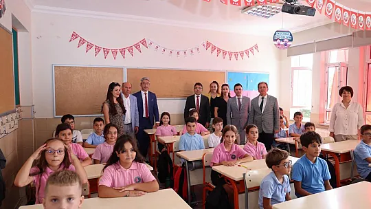 Başkan Oktay, ilk ders zili heyecanına ortak oldu