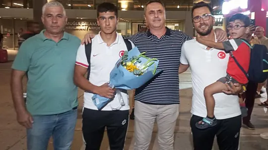 Rahmi Kaan Karahan, Kano'da tarih yazdı