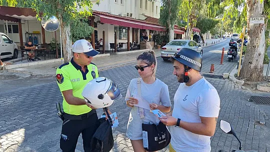 Önce ceza kesildi sonra kask hediye edildi