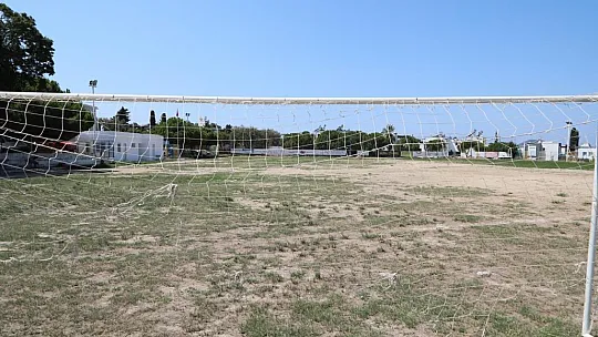 Turgutreis futbol sahası yenileniyor