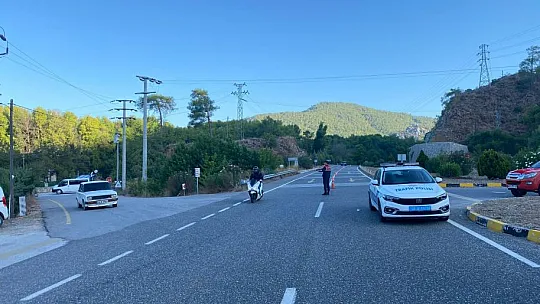 Ticari Araç İle Personel Servisi Çarpıştı: 1 Ölü 7 Yaralı