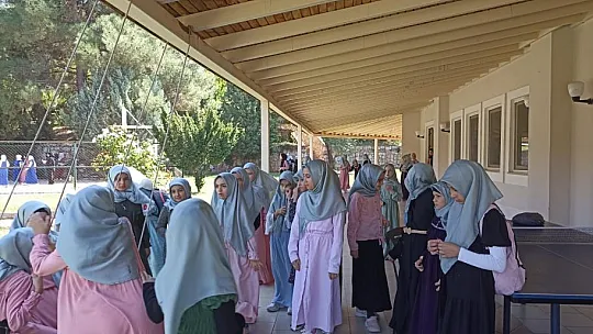 Öğrenciler 'Kardeşlik Buluşması'nda Bir Araya Geldi
