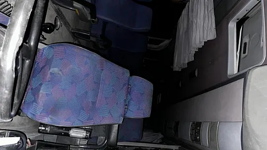 Park halindeki midibüs şarampole yuvarlandı