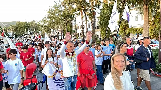 Yarışlar Kortej Yürüyüşüyle Başladı