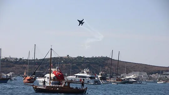 Cumhuriyetin 100. yıl gösterileri nefes kesti