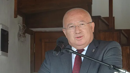 Başkan Gürün dede evini Belediye'ye bağışladı