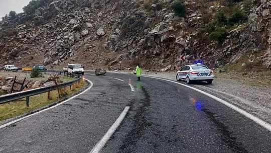 Marmaris'te sağanak yağış etkili oluyor