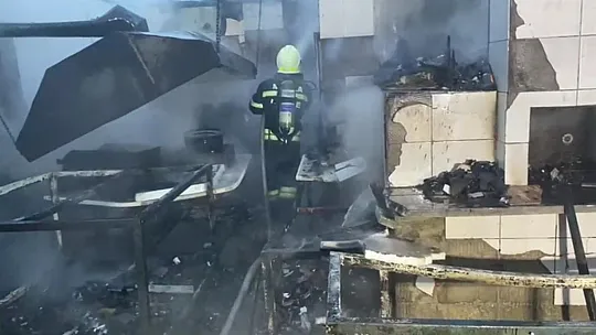 Yangın restoranı küle döndürdü