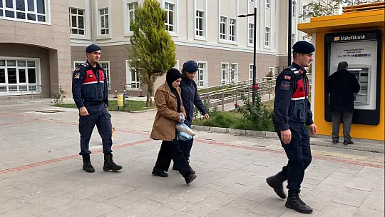 Burdur'da  Kocasını Av Tüfeği İle Öldüren Kadının Yargılanmasına Başlandı
