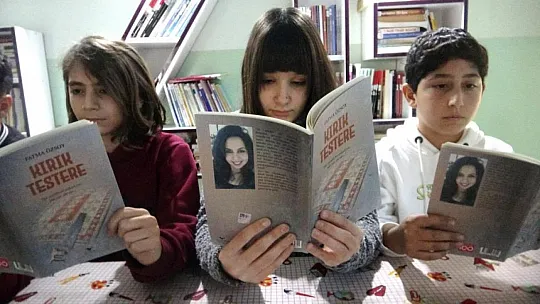 Kitabıyla öğrencilerine örnek oldu