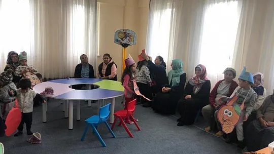 'Aile Değerleriyle Güçlüdür' seminerleri devam ediyor