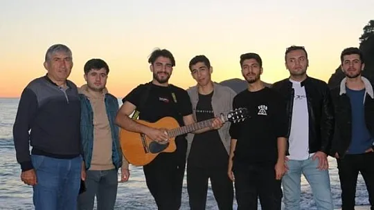Fethiye'de öğrenciler piknikte bir araya geldi
