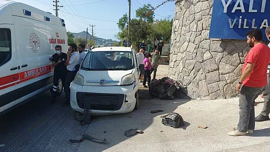 Otomobille duvarın arasına sıkıştı 