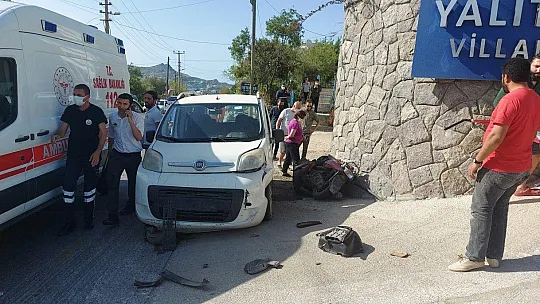 Otomobille duvarın arasına sıkıştı 