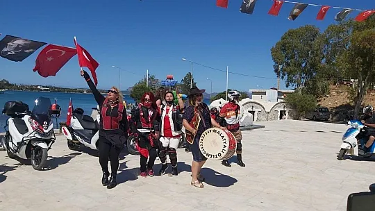 Datça'da motosikletlilerden 19 Mayıs Korteji