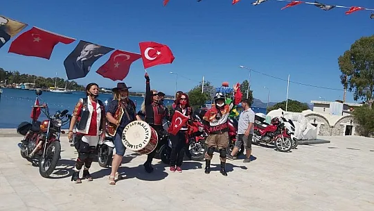 Datça'da motosikletlilerden 19 Mayıs Korteji