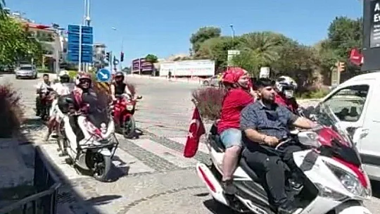 Datça'da motosikletlilerden 19 Mayıs Korteji