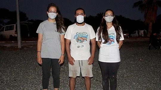 Tedavisi tamamlanan caretta caretta denize bırakıldı