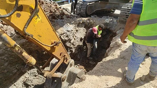 Yarıya kadar toprağa gömüldü son anda ölmeden kurtuldu