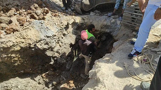 Yarıya kadar toprağa gömüldü son anda ölmeden kurtuldu