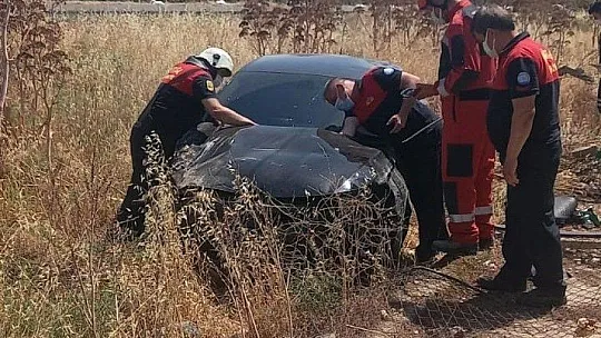 İki otomobil şarampole devrildi: 3 yaralı