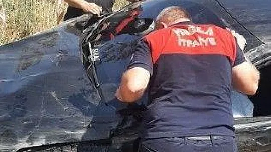 İki otomobil şarampole devrildi: 3 yaralı