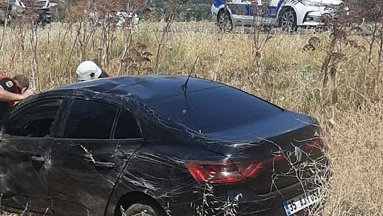 İki otomobil şarampole devrildi: 3 yaralı