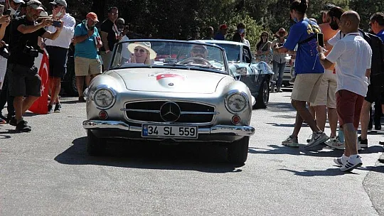 Klasik otomobiller Bodrum'da buluştu