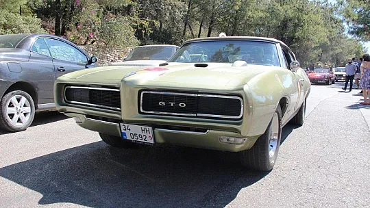 Klasik otomobiller Bodrum'da buluştu