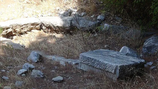 Gizemli kent 'Thera' gün yüzüne çıkıyor