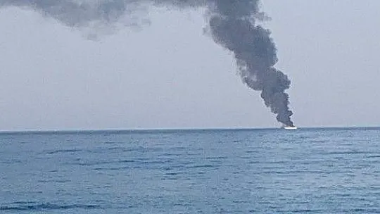 Alev alev yanıp battı
